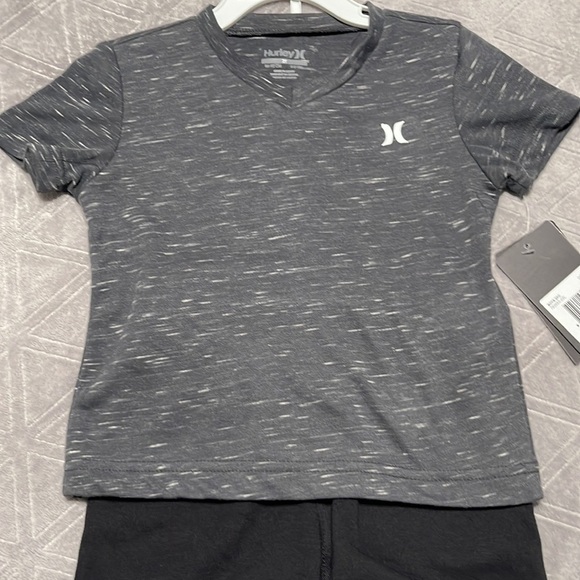 V-NECK T-Shirt & Shorts Set - Picture 4 of 5